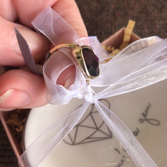 New Sterling Silver plated Zinc Ring in a gift box with a small plate! - Picture 5 of 11